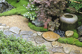 石同士の色味の組み合わせが見事な小庭